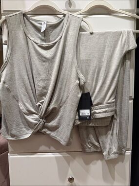 NWT 90 Degree by Reflex Light Gray Knotted Tank & Matching Joggers Set